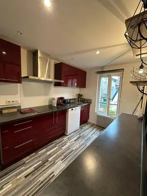 Cuisine ou kitchenette dans l'établissement Sweet Home