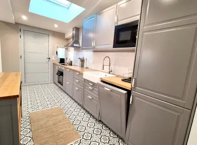 Cuisine ou kitchenette dans l'établissement Villa Carolina - Sea View - Design - Private Terrace