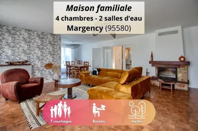 Coin salon dans l'établissement Maison 5 Ch - Familles & Pros - Quartier Premium