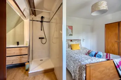 Salle de bains dans l'établissement Maison 5 Ch - Familles & Pros - Quartier Premium