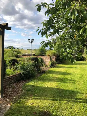 Jardin de l'établissement Maison de charme en Normandie