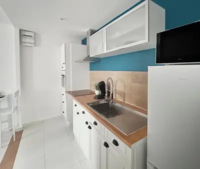 Cuisine ou kitchenette dans l'établissement Escapade à deux, terrasse romantique et vue Seine