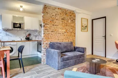 Cuisine ou kitchenette dans l'établissement Lili studio rénové pour 2 personnes proche du Vieux marché