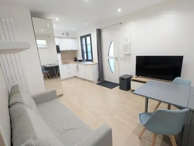Cuisine ou kitchenette dans l'établissement Studio calme et équipé proche Paris