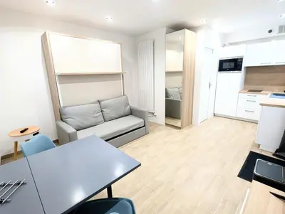 Cuisine ou kitchenette dans l'établissement Studio calme et équipé proche Paris