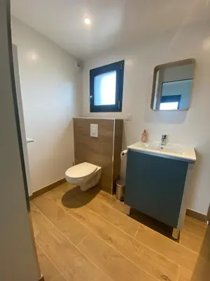 Salle de bains dans l'établissement Les Cottages du Manoir Logement 1