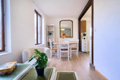 Coin salon dans l'établissement Maison T3- accès voie verte et transports
