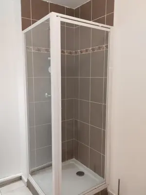Salle de bains dans l'établissement Studio centre Rouen rive gauche au pied du T4