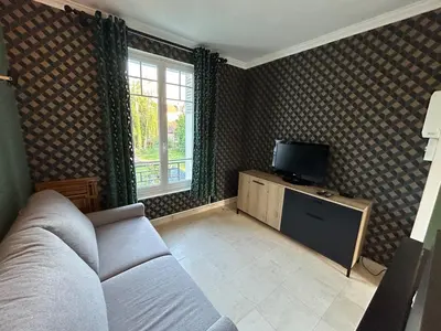 Télévision ou salle de divertissement dans l'établissement Studio - terrasse - 3 ou 4 personnes