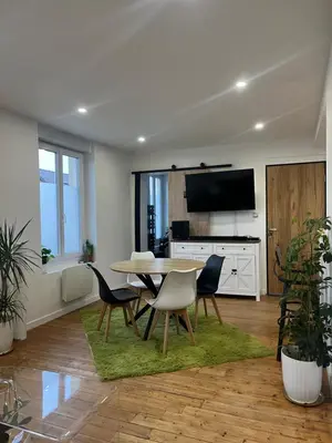 Cuisine ou kitchenette dans l'établissement Appartement rénové à neuf Centre Gare Gisors lestroishorizons