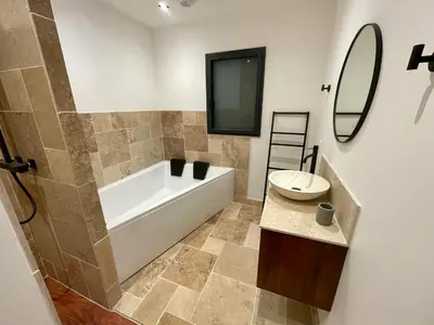 Salle de bains dans l'établissement Gîte de l'Epinay Myrtille