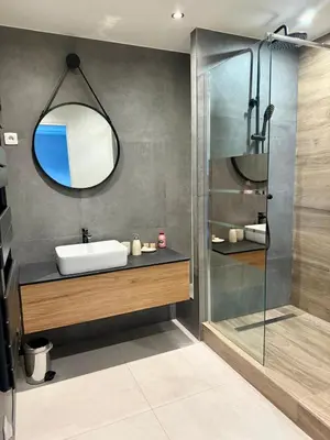 Salle de bains dans l'établissement Maison avec Spa Privatif, Jacuzzi et Sauna
