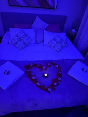 Un ou plusieurs lits dans un hébergement de l'établissement Maison avec Spa Privatif, Jacuzzi et Sauna