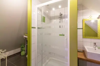 Salle de bains dans l'établissement Gîte Gîtes de France® - Le Nid d'Hirondelles