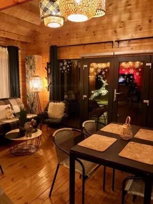 Coin salon dans l'établissement Gîte Gîtes de France® - Le Cottage des Hauts Poiriers - Piscine & Spa