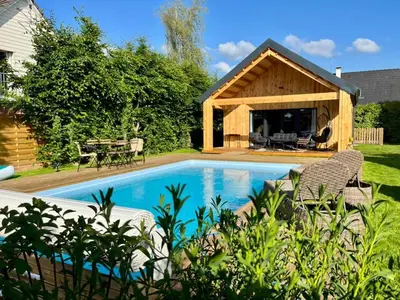 Piscine de l'établissement Gîte Gîtes de France® - Le Cottage des Hauts Poiriers - Piscine & Spa ou située à proximité