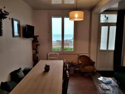 Télévision ou salle de divertissement dans l'établissement Gîte Gîtes de France® - Le Jardin