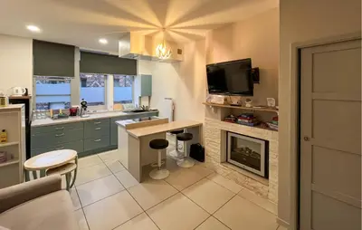 Cuisine ou kitchenette dans l'établissement 1 Bedroom Nice Home In Arques La Bataille