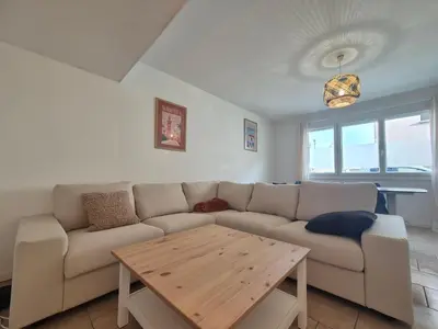 Coin salon dans l'établissement Maison de Ville Climatisée à 10 minutes de Rouen