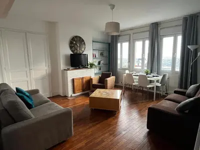 Coin salon dans l'établissement Charmant 42m2 - Vieux Marché 8 min