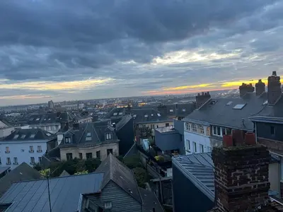 Vue générale sur Rouen ou vue de la ville depuis l'appartement