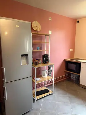 Cuisine ou kitchenette dans l'établissement Jardin des prés