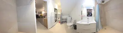 Salle de bains dans l'établissement Cottage au bord de bassin