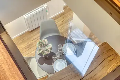 Coin salon dans l'établissement L'écureuil voyageur joli duplex centre