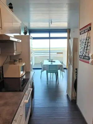 Cuisine ou kitchenette dans l'établissement Vue mer à Dieppe, les pieds dans l'eau