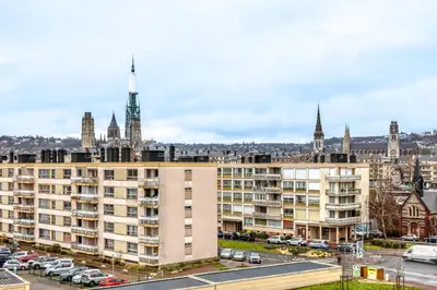 Vue générale sur Rouen ou vue de la ville depuis l'appartement