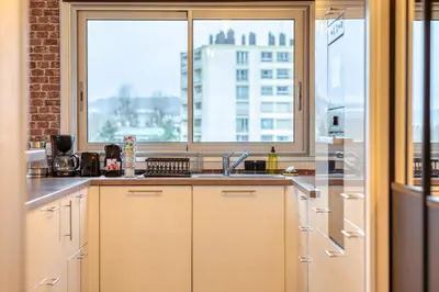 Cuisine ou kitchenette dans l'établissement PERLE DE LA SEINE superbe F3 vue seine et cathédrale