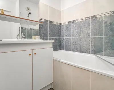 Salle de bains dans l'établissement T2 moderne terrasse, parking, proche commerces
