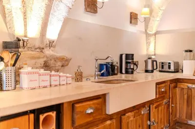 Cuisine ou kitchenette dans l'établissement Abbaye de Rousseloy - Collection Idylliq