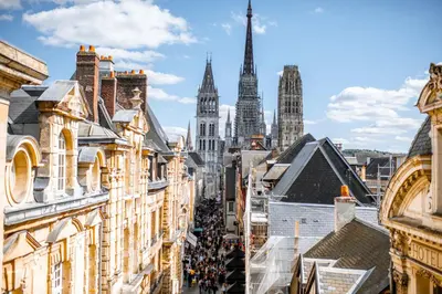 Vue générale sur Rouen ou vue de la ville depuis l'appartement