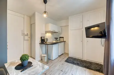 Cuisine ou kitchenette dans l'établissement Le Symphonie votre joli F2 au cœur de Rouen !