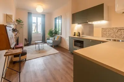 Cuisine ou kitchenette dans l'établissement Cozy Rouen