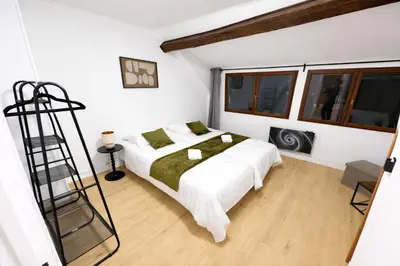 Un ou plusieurs lits dans un hébergement de l'établissement Maison Connectée Serenia