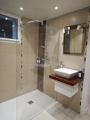 Salle de bains dans l'établissement L'Annexe de la Granvillaise à 10 min de Pacy sur Eure