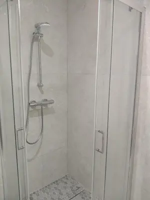 Salle de bains dans l'établissement Studio Neuf Aubergenville