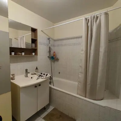 Salle de bains dans l'établissement Le Détour, un séjour professionnel ou en famille