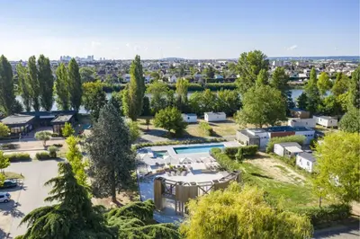 Piscine de l'établissement Cottage 6p ou située à proximité