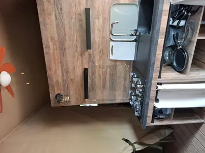 Cuisine ou kitchenette dans l'établissement Bungalow toilé - Terrasse pour 5 personnes - API-1-52-1585