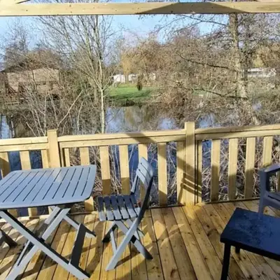 Mobil home cosy avec terrasse pour 2 personnes - API-1-52-1537