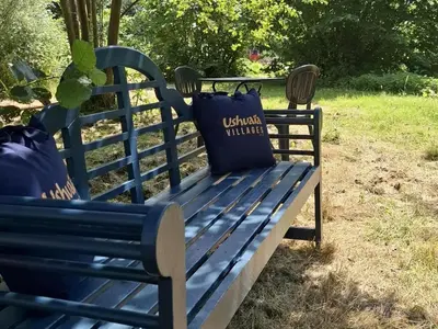 Jardin de l'établissement Mobil home confortable avec terrasse pour 6 personnes - API-1-52-1584