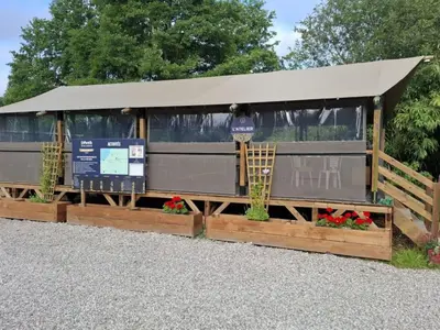 Plan de l'établissement Mobil home confortable avec terrasse pour 6 personnes - API-1-52-1584