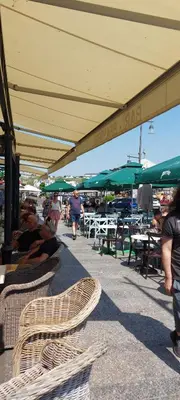 Restaurant ou autre lieu de restauration dans l'établissement Dieppe Appartement Vue plage et port