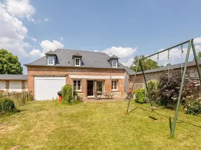 Jardin de l'établissement Gîte Cosy avec Terrasse et Cheminée, 6 Couchages - API-1-52-1737