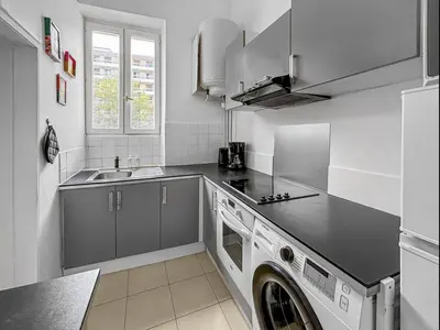 Cuisine ou kitchenette dans l'établissement Superbe appartement au centre de POISSY
