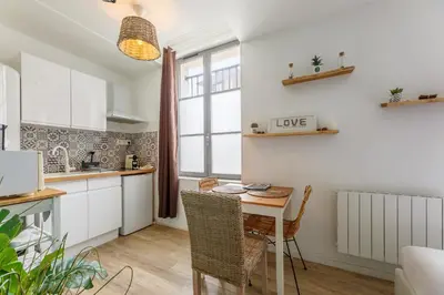 Cuisine ou kitchenette dans l'établissement Nid Amour Cabane et Spa Privatif