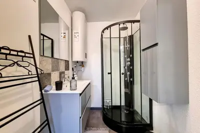 Salle de bains dans l'établissement Capucine élégance et confort